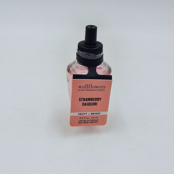 Bath Body Works Strawberry Daiquiri Wallflowers Refill Fruity & Bright - Picture 1 of 3